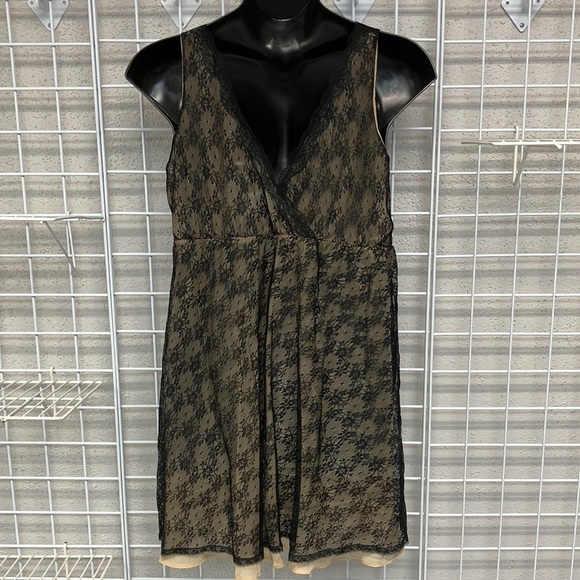 SPLENDOUR High end Lingerie Dress Size: 16/18 - Picture 2 of 3